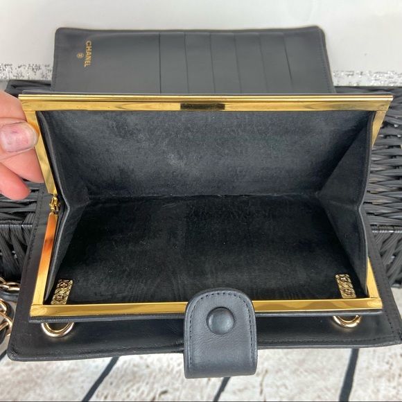 CHANEL leather wallet crossbody on chain - Picture 8 of 16